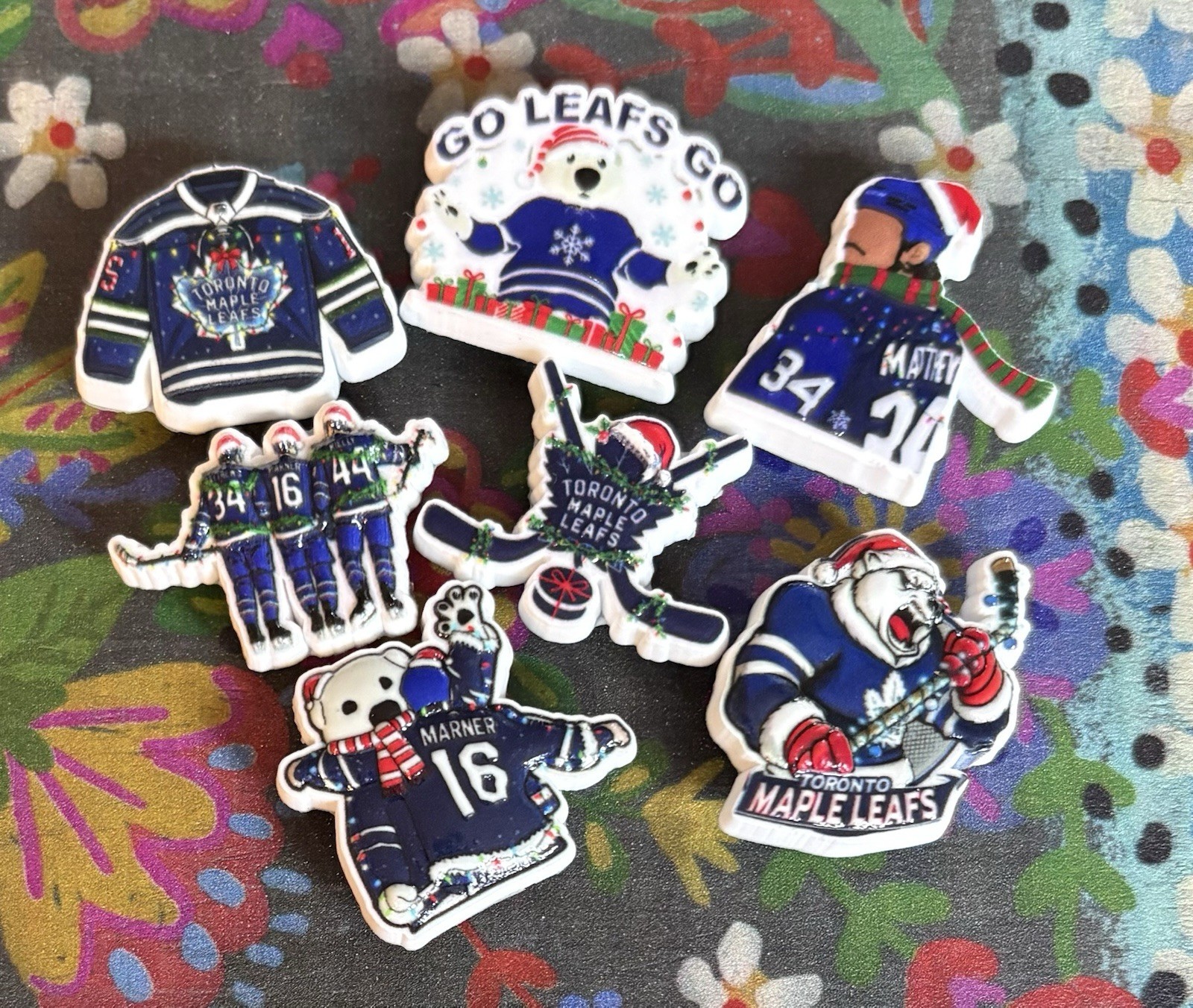 7 Piece TORONTO MAPLE LEAFS Hockey Team Themed Shoe Charms