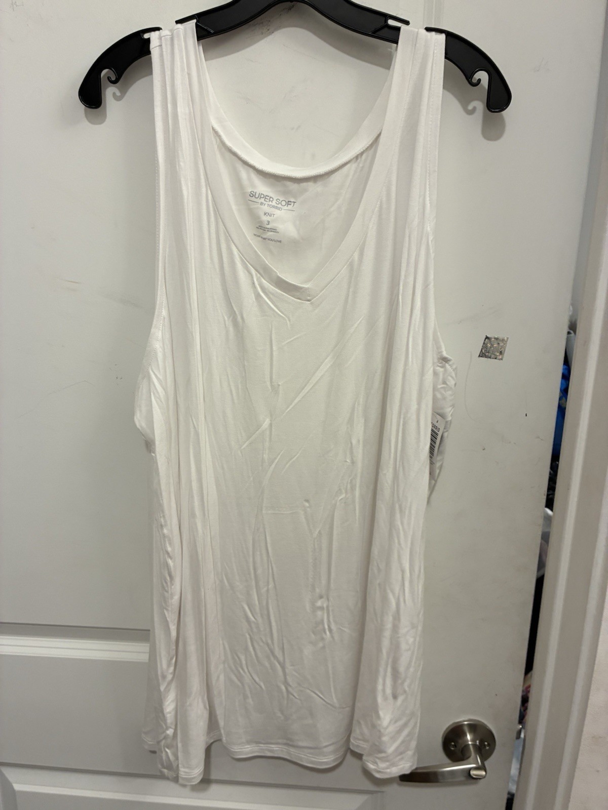 Torrid White Solid Knit V-Neck Sleeveless Stretch Tank Top Plus Size 3X