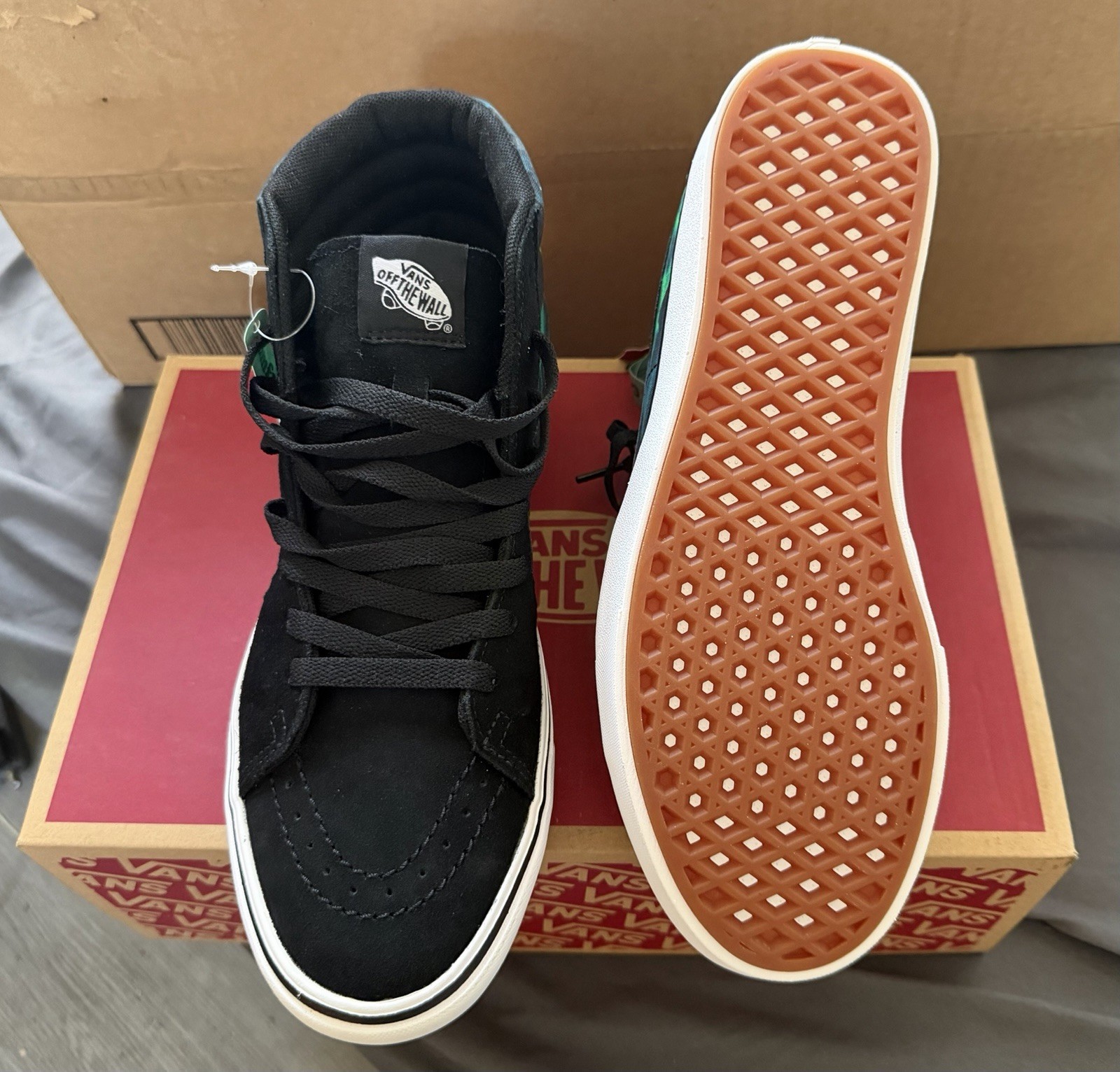 VANS ComfyCush Sk8-Hi After Dark Black/Green High-Top Suede Lace-Up VN0A7TNOYJ7