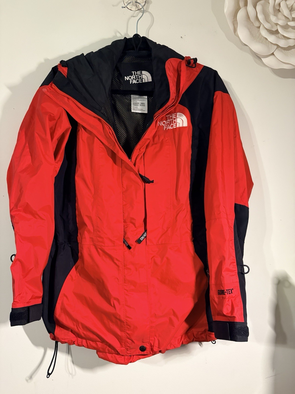 Vintage The North Face Womens Gore-Tex Shell Ski Rain Jacket Red Full Zip Small