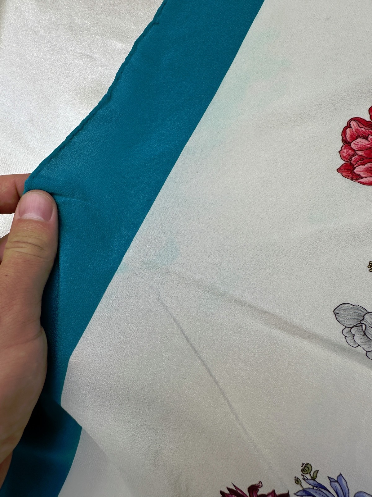Vintage Gucci Botanical Floral Silk Scarf Hand Rolled Italy 82cm Archive