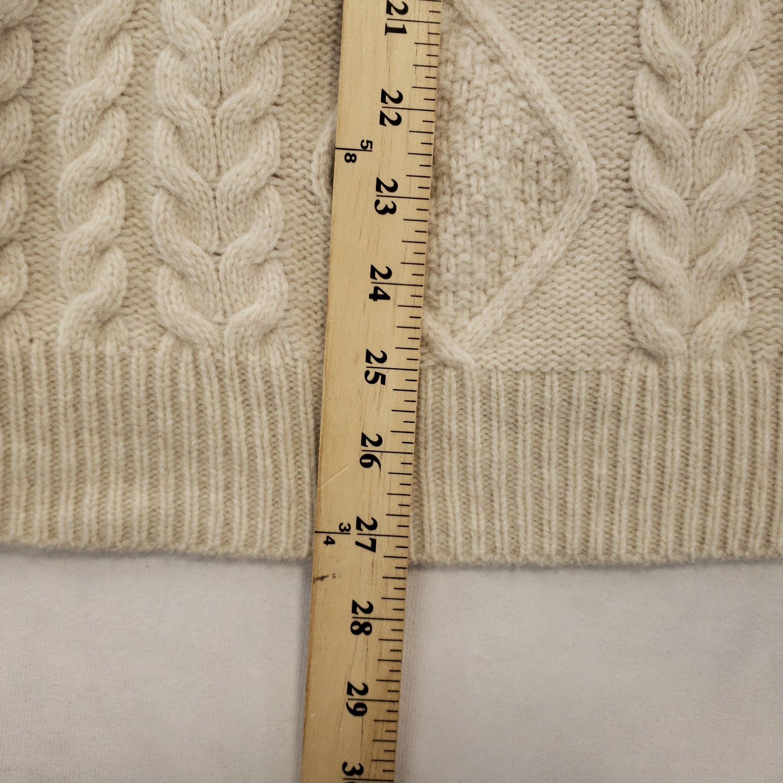 Orvis Sweater Men Medium Cream Cable Knit Merino Wool Blend Crew Neck Fisherman