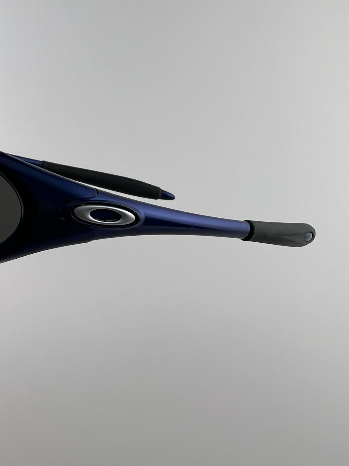 Oakley Minute 1.0 Code Blue Frame Black Iridium Lens 04-094 Silver Icons RARE