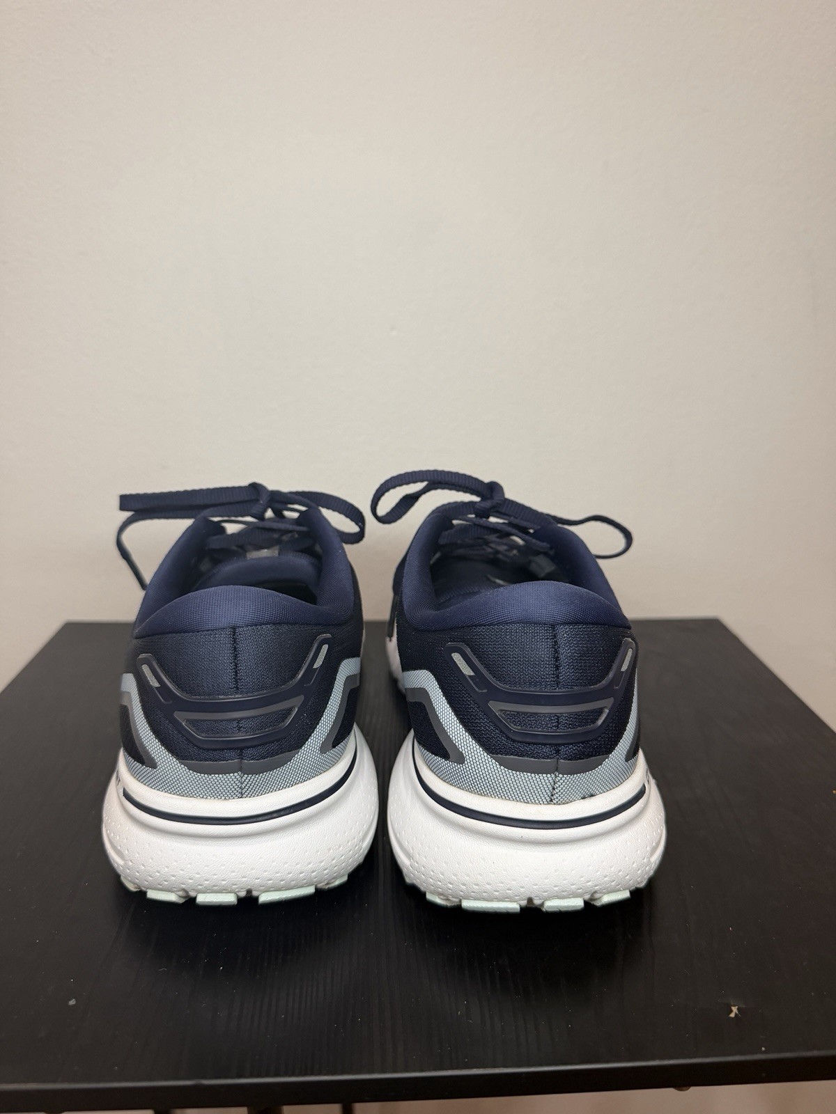 Brooks Ghost 15 women’s Low Top Running Sneakers Lace-Up Blue/White/Gray