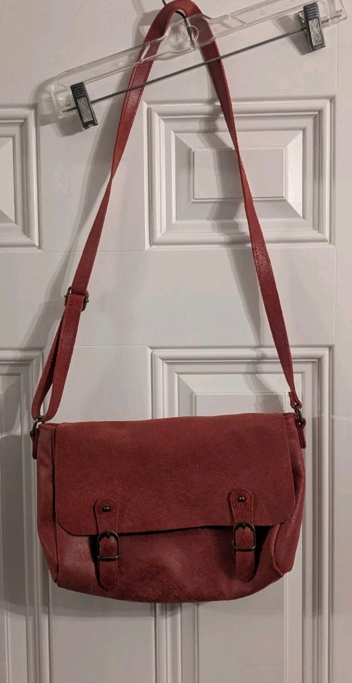 NWOT Vera Pelle Saddle Purse Red Leather Crossbody Snap Closure