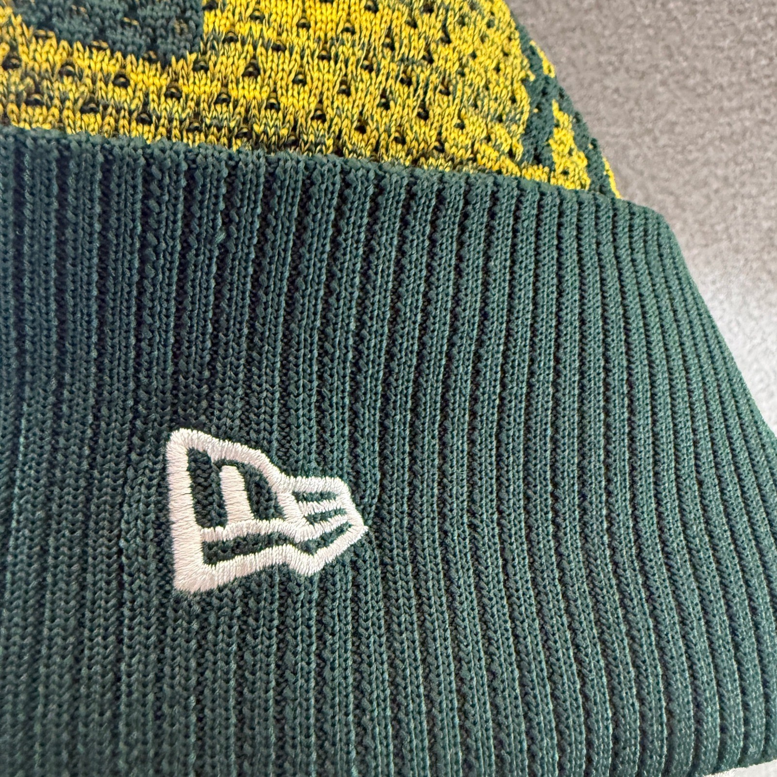 New Era Oakland Athletics MLB Sport Knit Beanie Pom Hat Green Gold 60079982 OSFM
