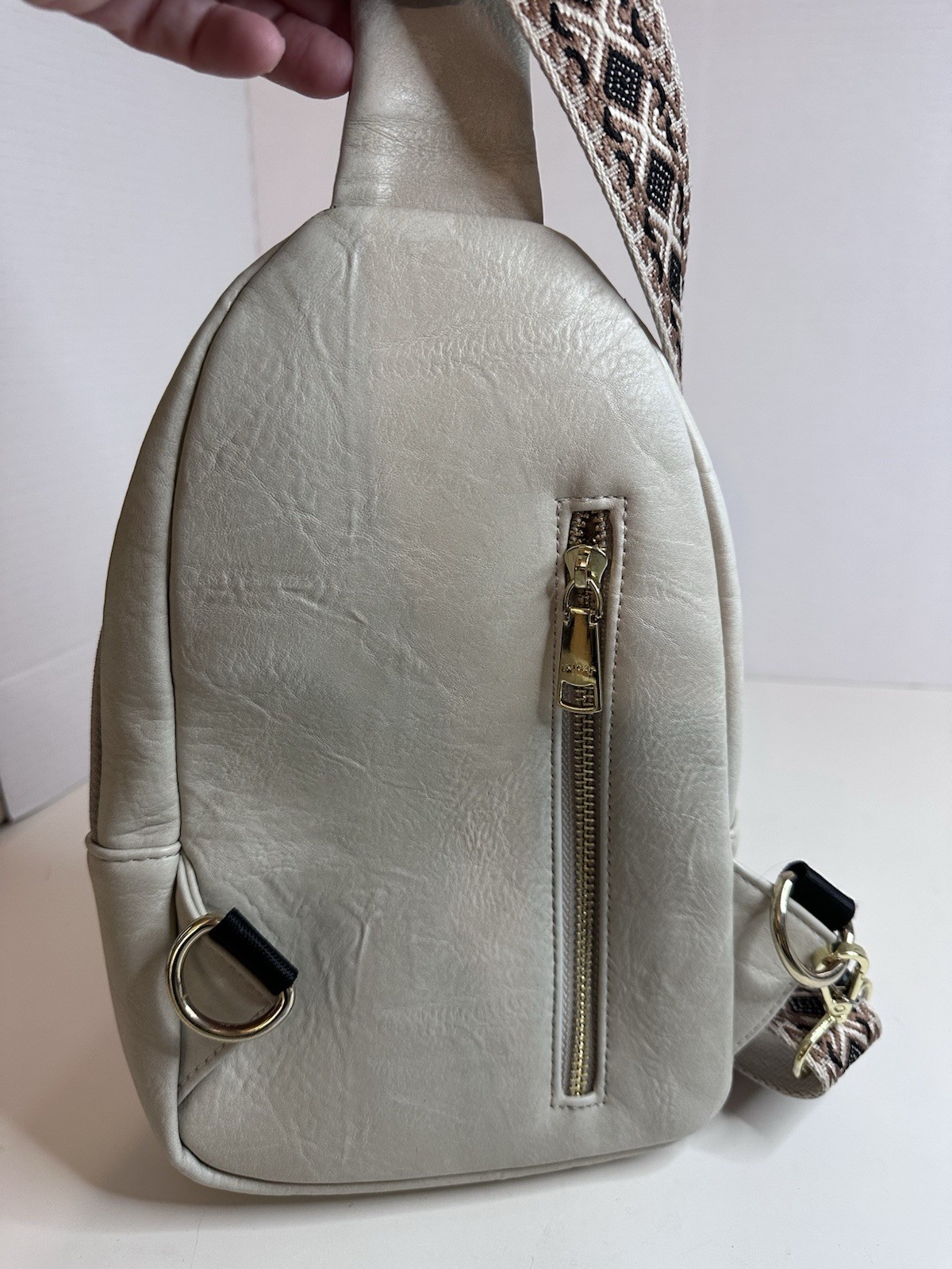 INGAT Beige Crossbody Bag Geometric Strap Zip Gold HW Lined Pockets