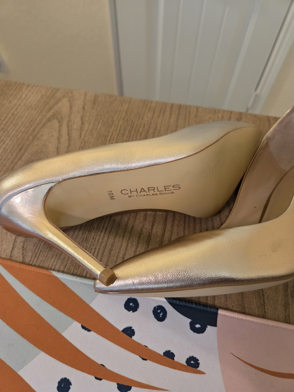 Charles By Charles David Women’s Rose Gold Leather Pumps US Size 10