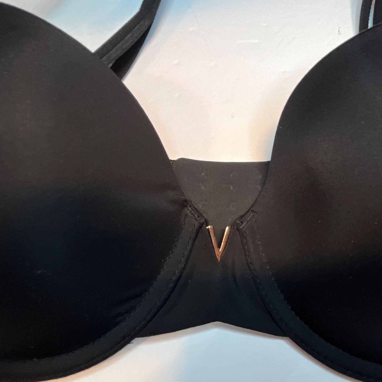 Victoria’s Secret 32DD Black Underwired Padded Strapless Convertible Push Up Bra