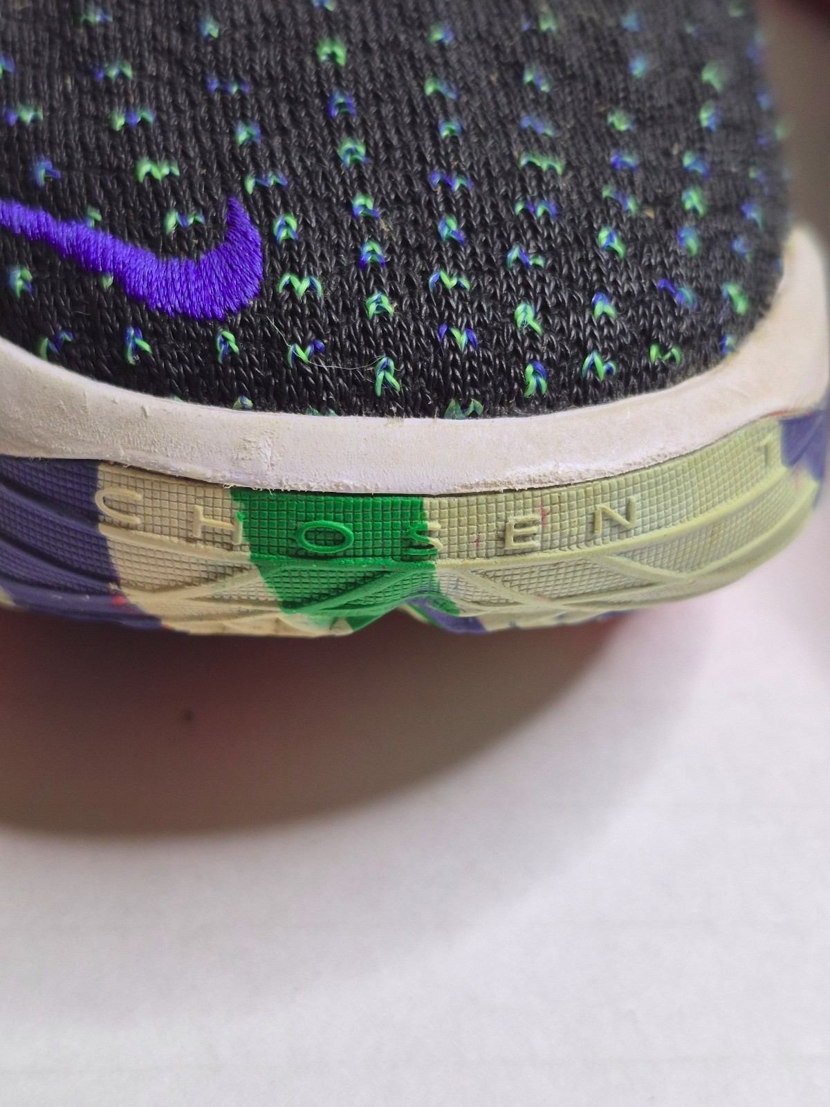 Nike Sneakers Men’s 8.5 LeBron 18 James Gang Multicolor Basketball Shoes