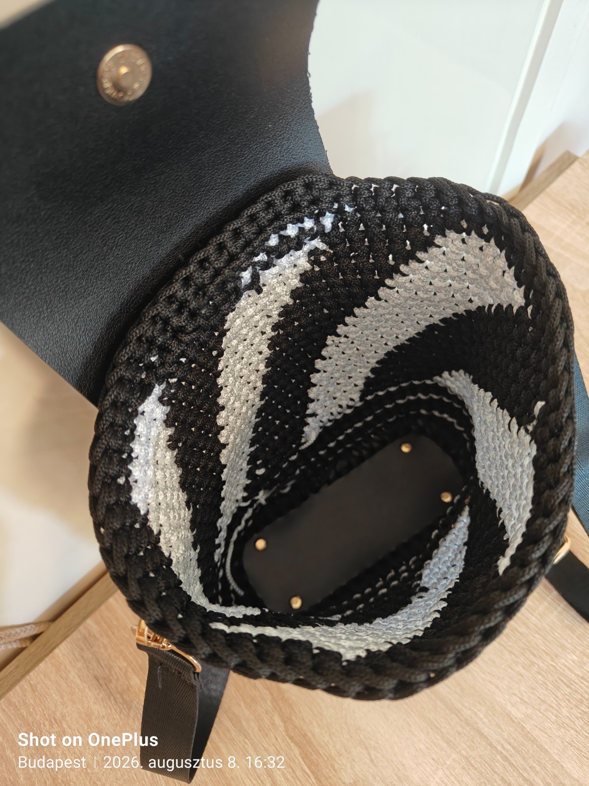 Handmade Crochet Crossbody Bag – Black & Light Gray Geometric Pattern