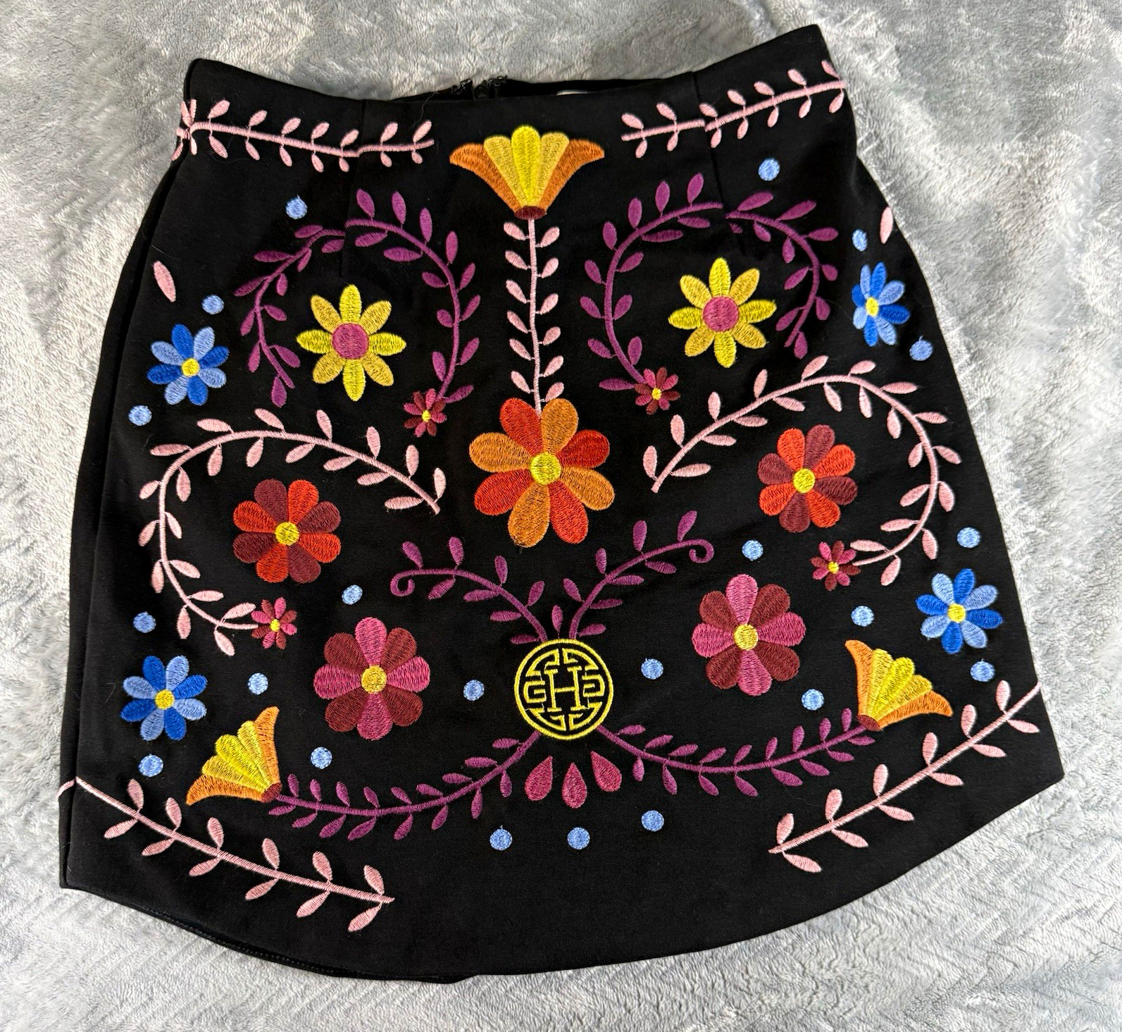 Herencia Collection Baile Essentials Mini Skirt Embroidered Floral Lined Zip S