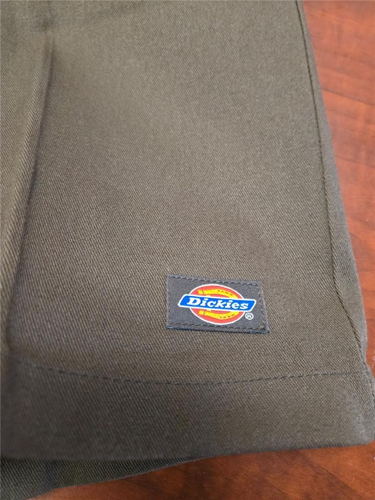 .= Dickies Men Shorts 26 Cell Phone Pocket 13″ Loose Fit Easy Care Scotchguard