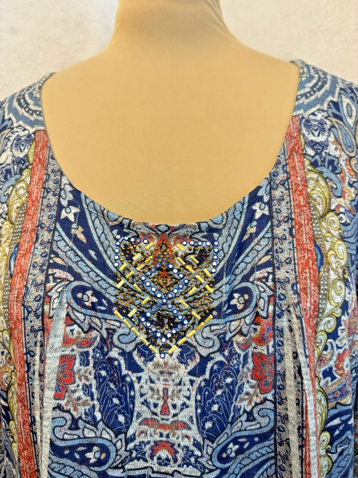 Womens LIVE & LET LIVE Multi Color Patterned Knit Top Size XL Long Sleeve NWT