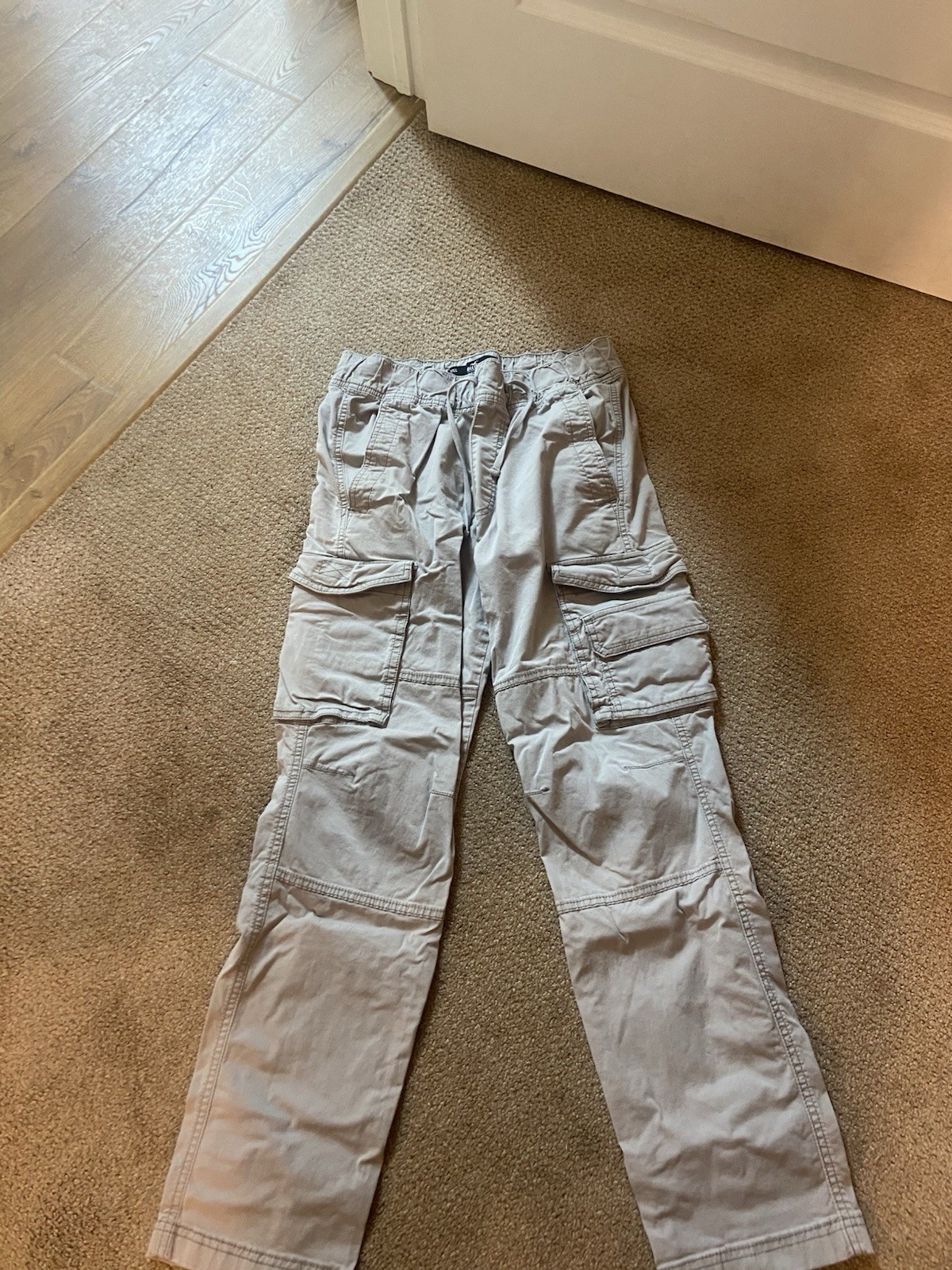 Hollister Men’s Gray Cargo Pants M 32″ Waist Canvas Cotton Straight Drawstring