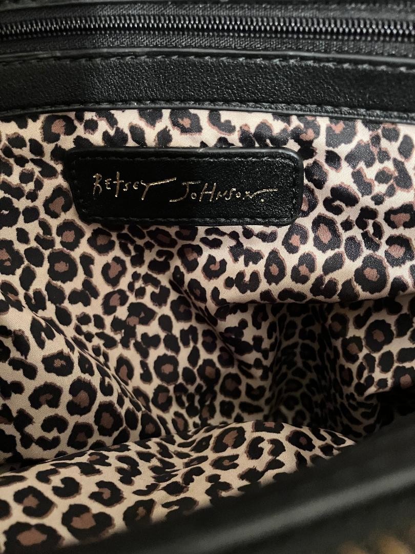 BETSEY JOHNSON XO Mia Black Heart Quilted Gold Studded Tote Handbag Purse – New!