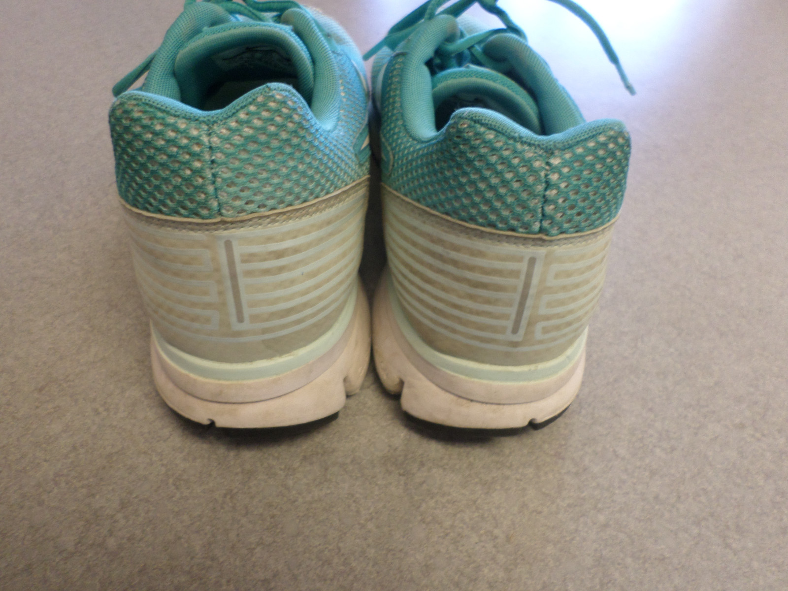 Nike “Pegasus 29” turquoise and white, running shoes, Women’s 11.5 (eur 44)