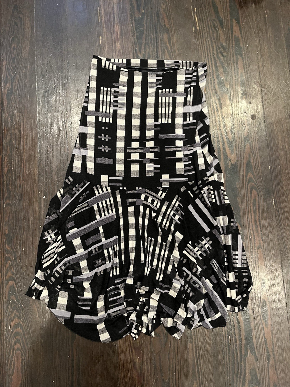 Y2K Subversive Euro Mesh Geometric Abstract Graphic Print Maxi Skirt Black White