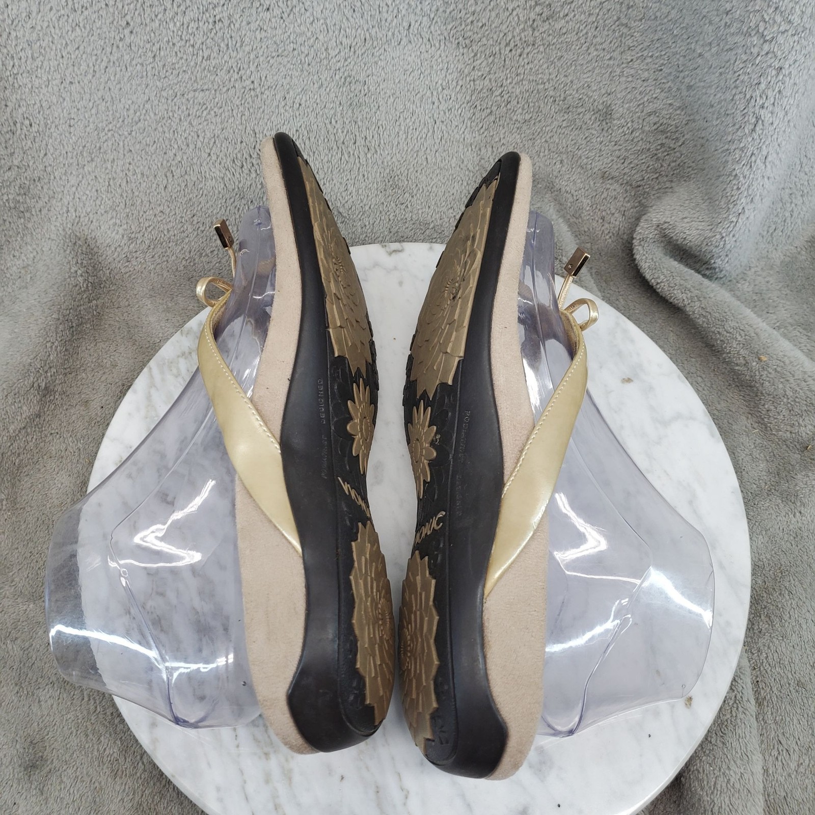Vionic Shoes Womens Size 8 Gold Faux Leather Bella II Thong Sandals *Read*