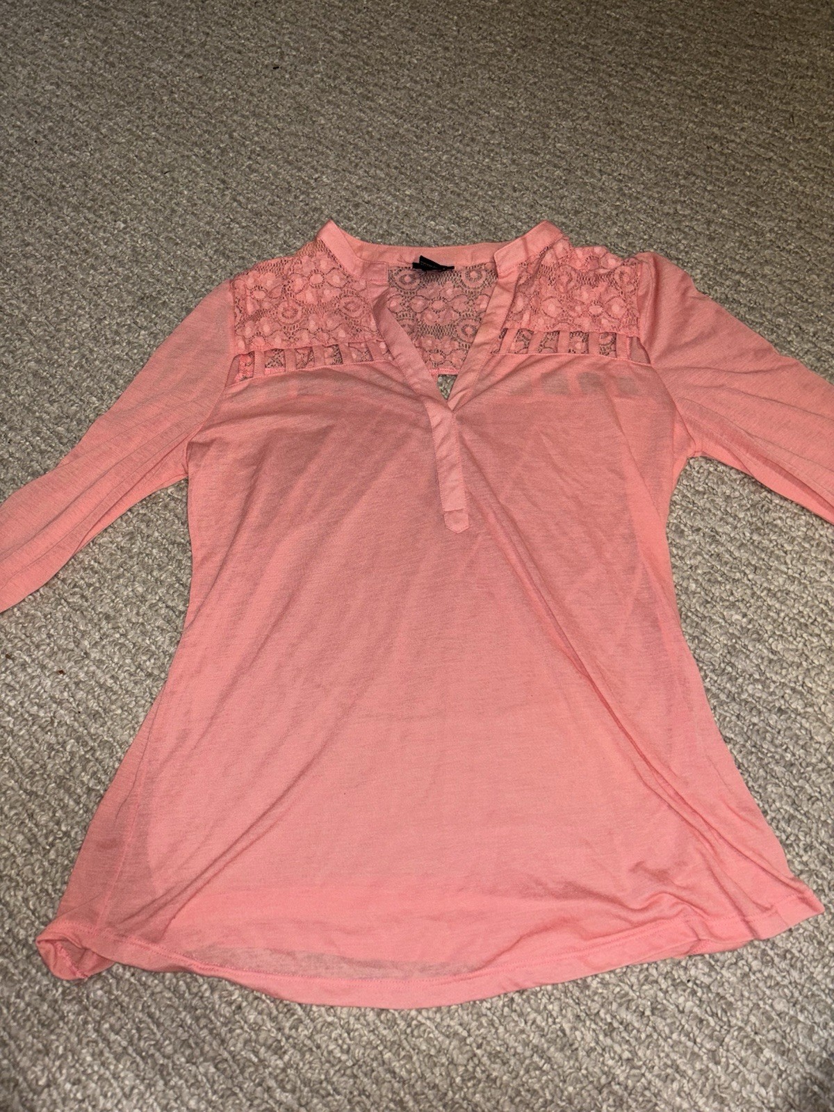 rue21 Women’s L Pink Solid V-Neck 3/4 Sleeve Pullover Top Lace Yoke