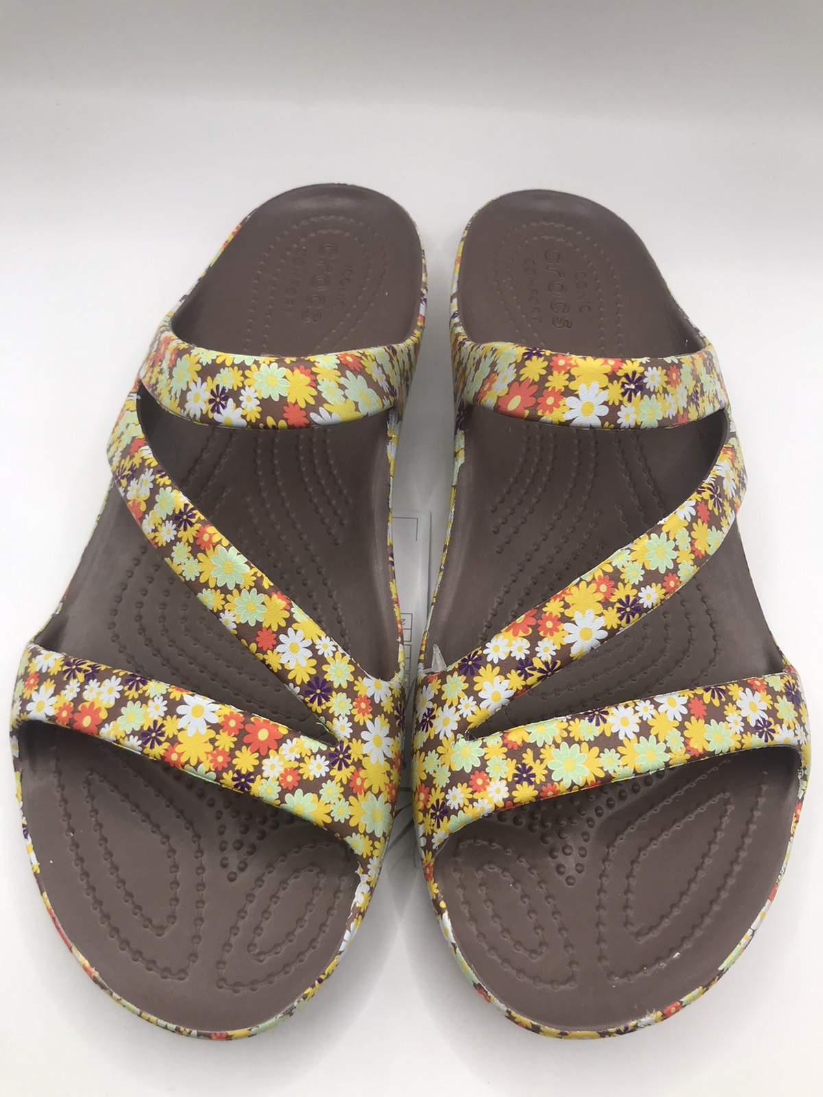 WOMEN’S CROCS KADEE II TRUFFLE/RETRO FLORAL Z STRAP WATER FRIENDLY SANDALS 9 NWT