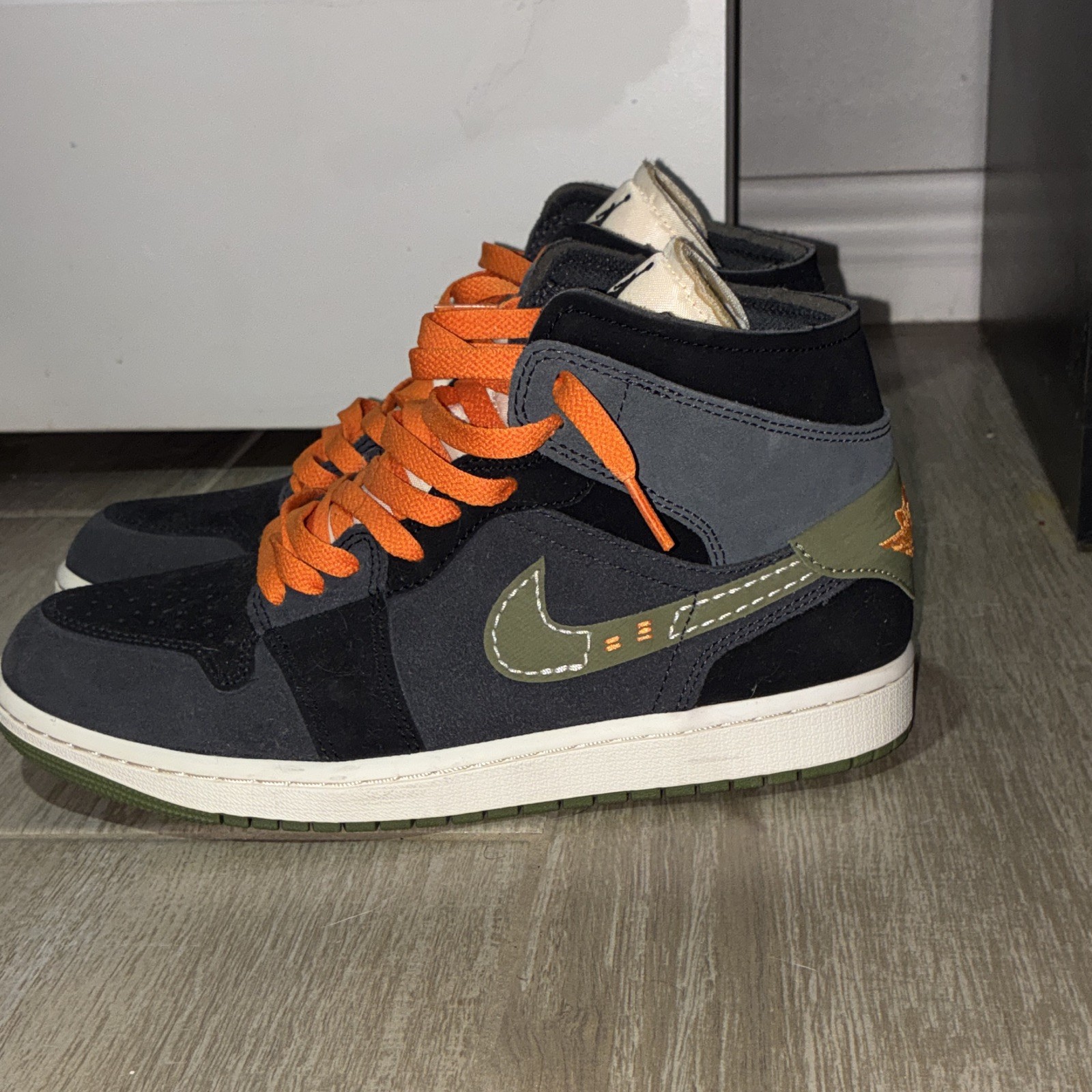 Jordan Air Jordan 1 Mid Mid-Top Colorblock Sneaker Black Gray Green Orange
