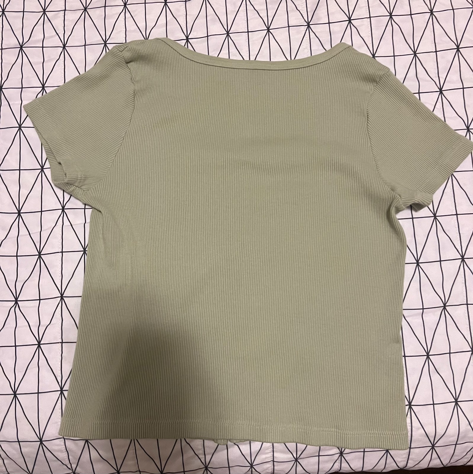Brandy Melville John Galt Button Front Short Sleeve Cropped Shirt One Size Green