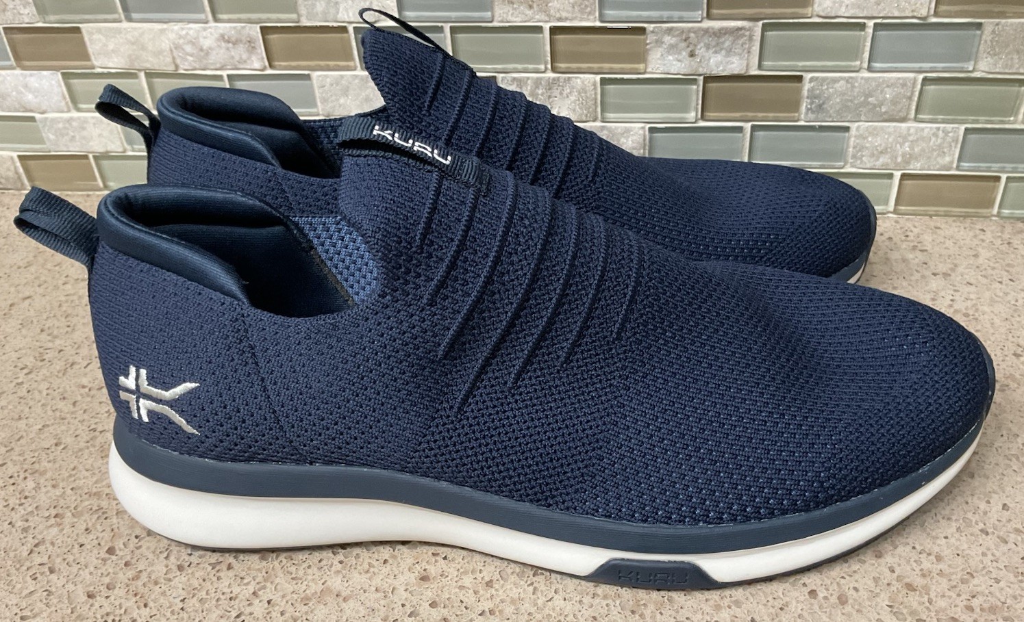 Kuru Atom Men’s Slip-On Blue Sneakers Size 11 Knit Everyday Travel Seamless EUC