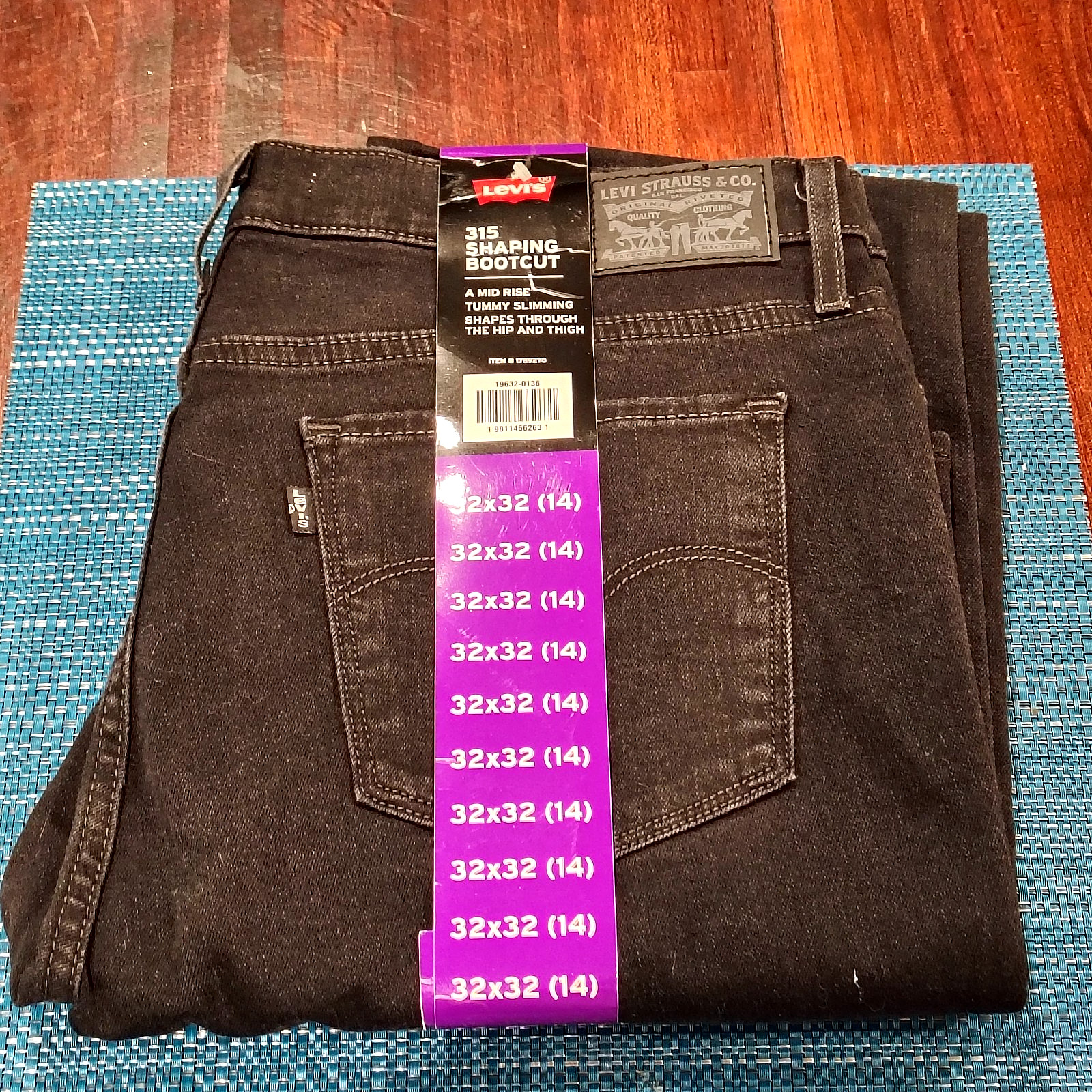 Levi’s Women’s 315 Shaping Bootcut Jeans, Black, Size 32X32 (14)
