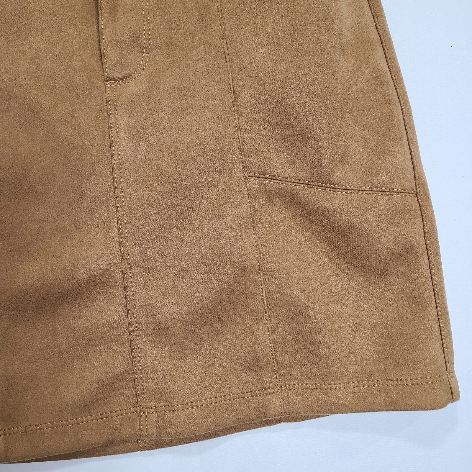 WHBM Brown Faux Suede Stretchy Snap Button Zip Mini Skirt Sz 4