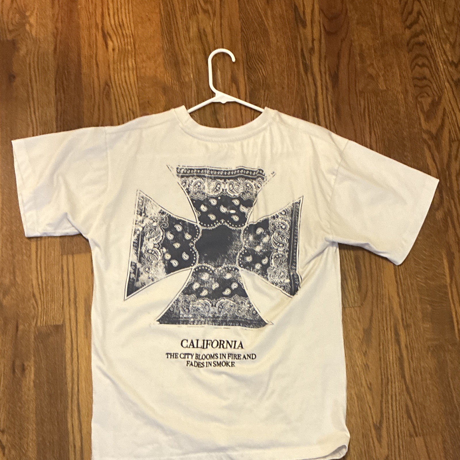 Men’s Short Sleeve Graphic T-Shirt L-XL California State With Flaw
