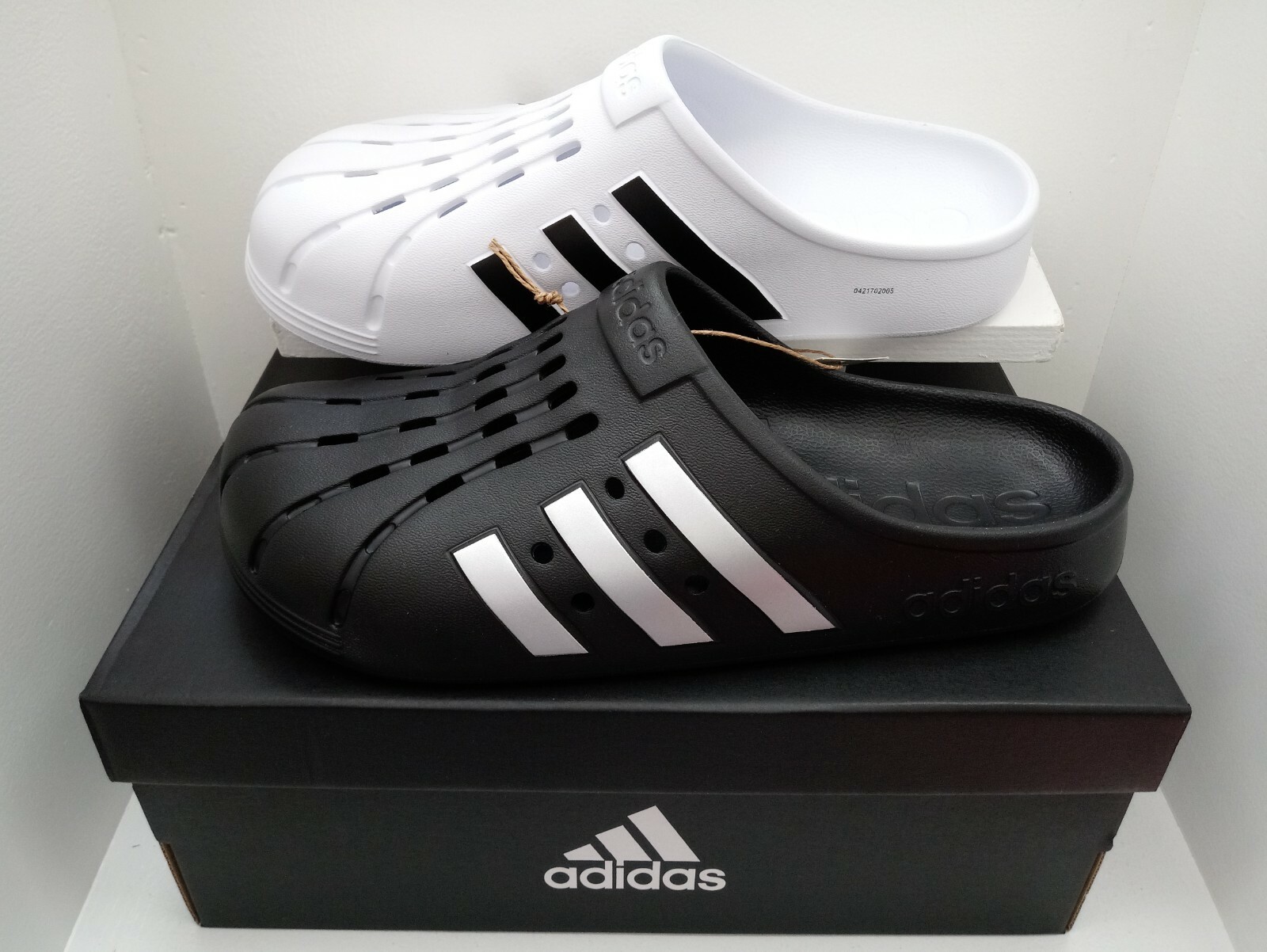 ADIDAS ADILETTE CLOG UNISEX SLIDES MEN’S SIZE: 7, 9, 10, 11, 12