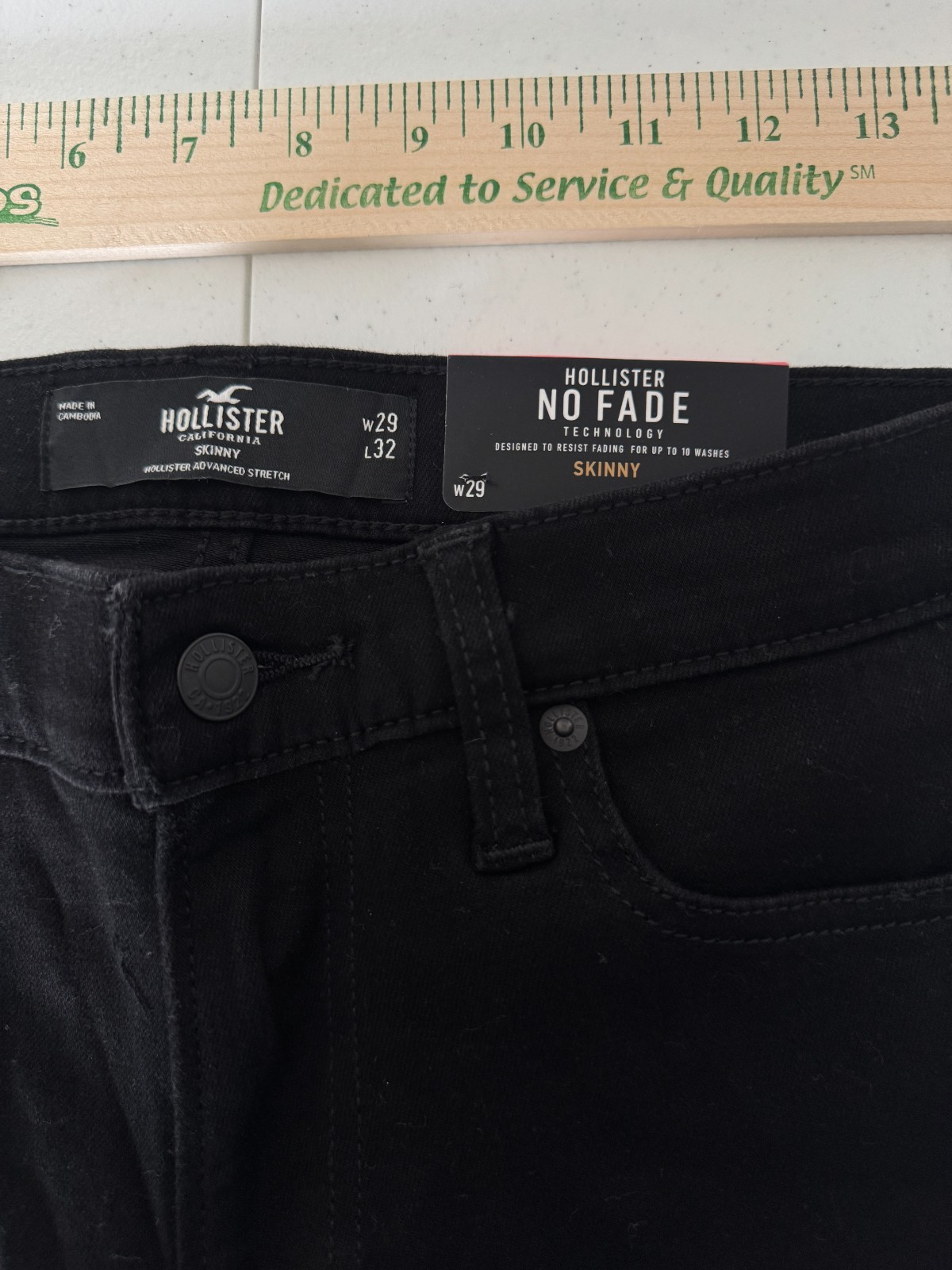 Hollister Jeans No Fade technology Men’s Size W29x32 Skinny stretch.