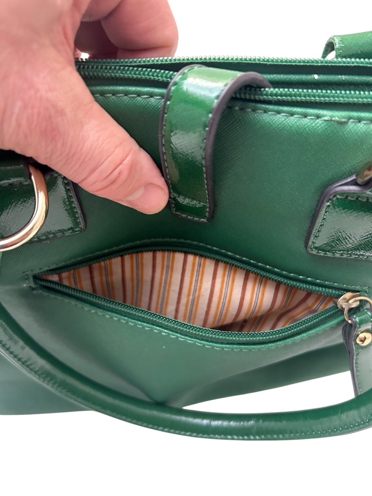 Black Rivet Green Leather Purse 16″” L x 11″ H x 4″ W E6