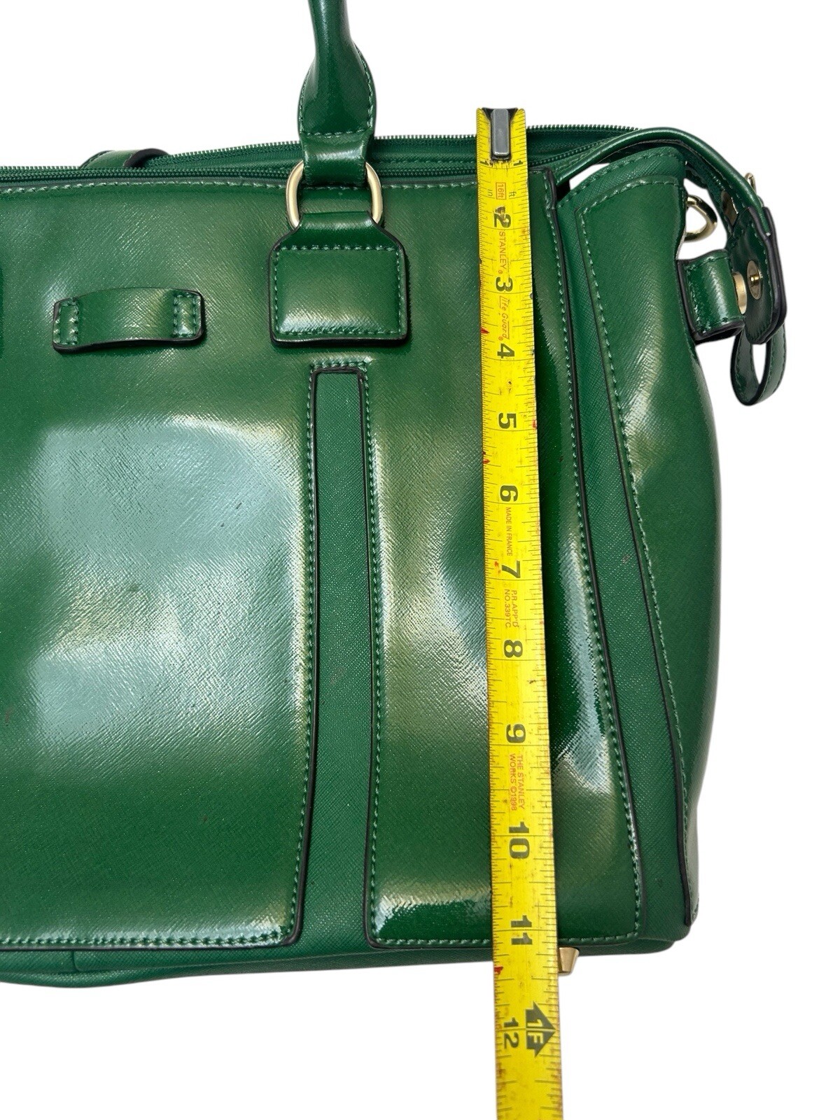 Black Rivet Green Leather Purse 16″” L x 11″ H x 4″ W E6