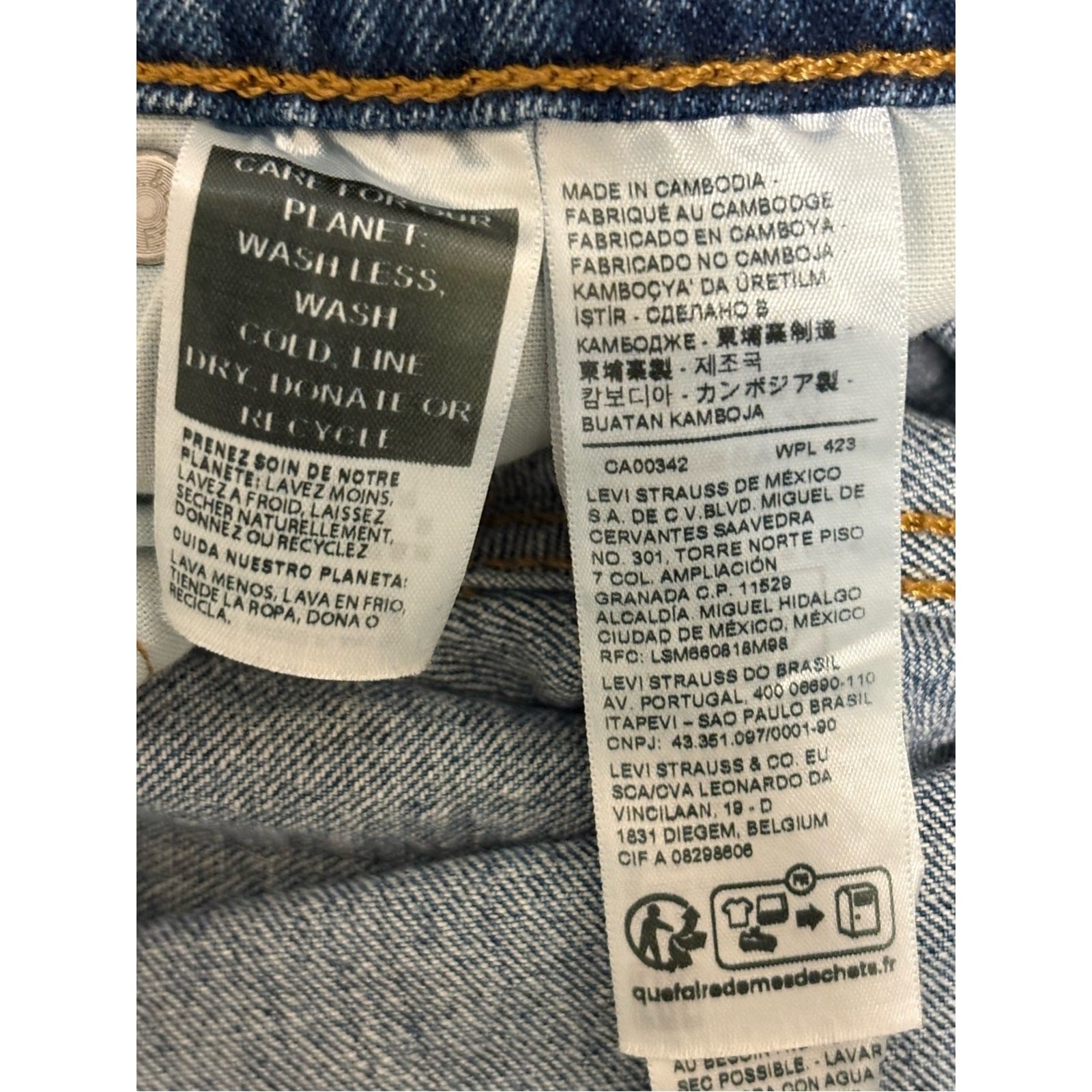 Levi’s Premium Distressed Cutoff Denim Shorts Blue Raw Hem Button-fly Size 28