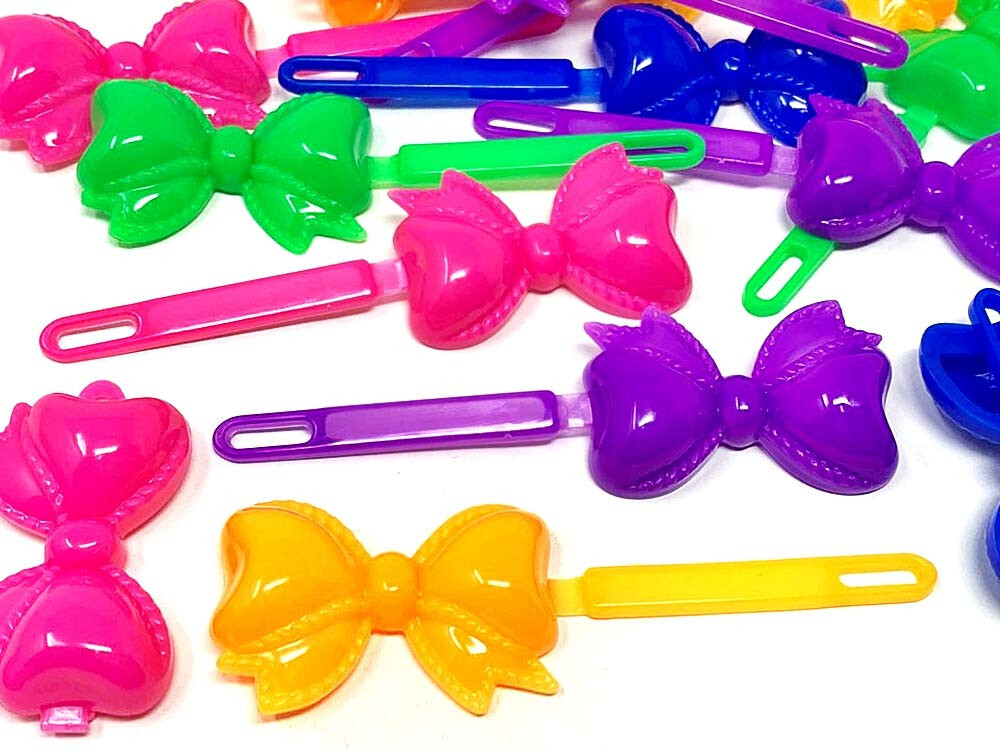 TARA GIRLS ASSORTED COLOR SELF HNGE BOW HAIR BARRETTES – 18 PCS. (08582)
