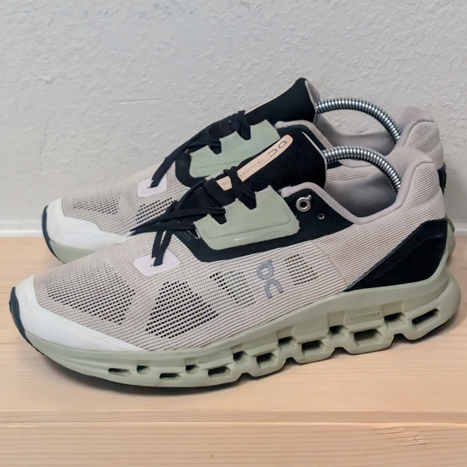 On Cloudstratus White Moss Black Women’s Road Running Sneakers Shoes Size 9.5