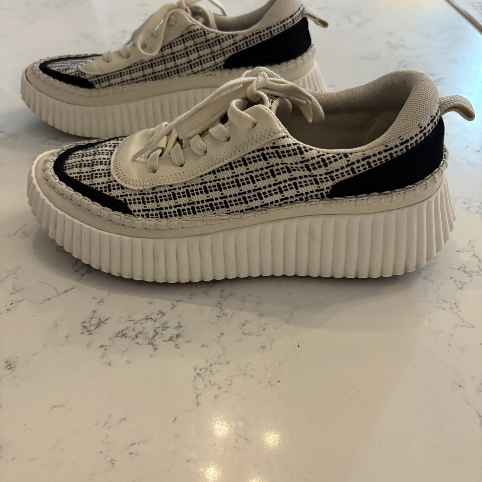 Vita Dolce Women’s Platform Tweed Sneakers Size 9