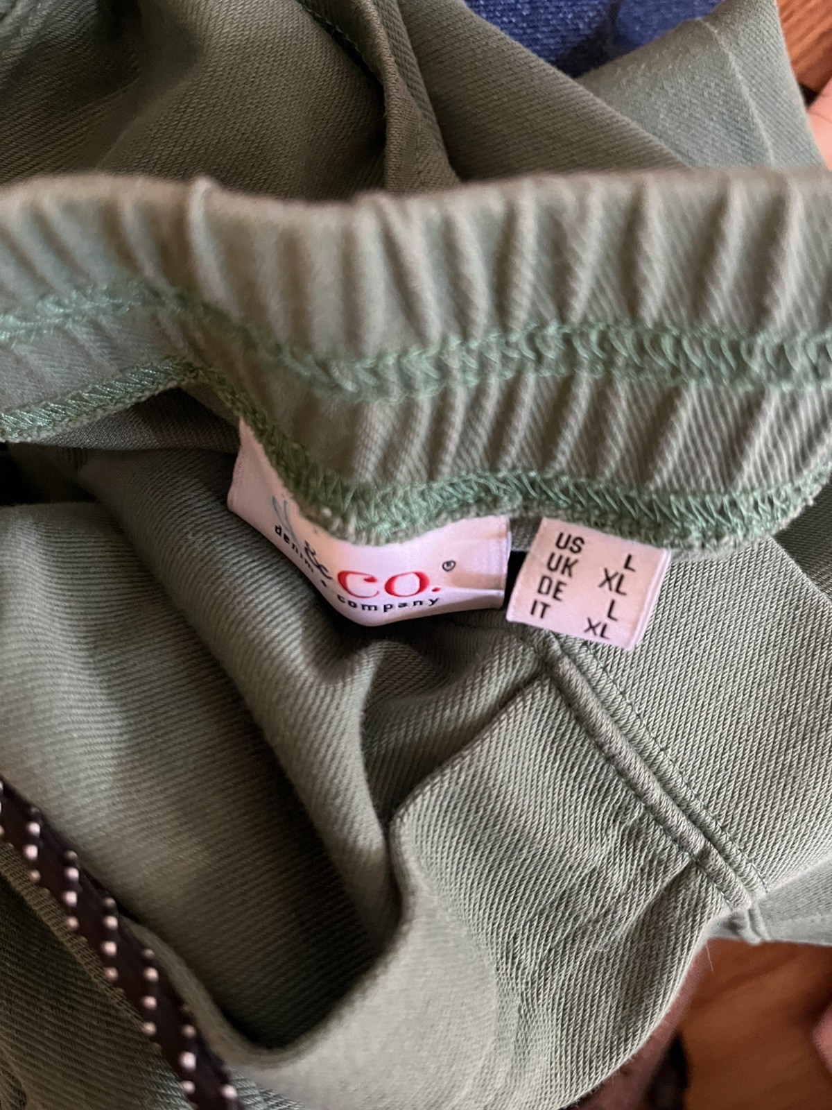 Denim & Co. Women’s Knit Air Straight Crop Pant with Side Slits Med Green Sz L