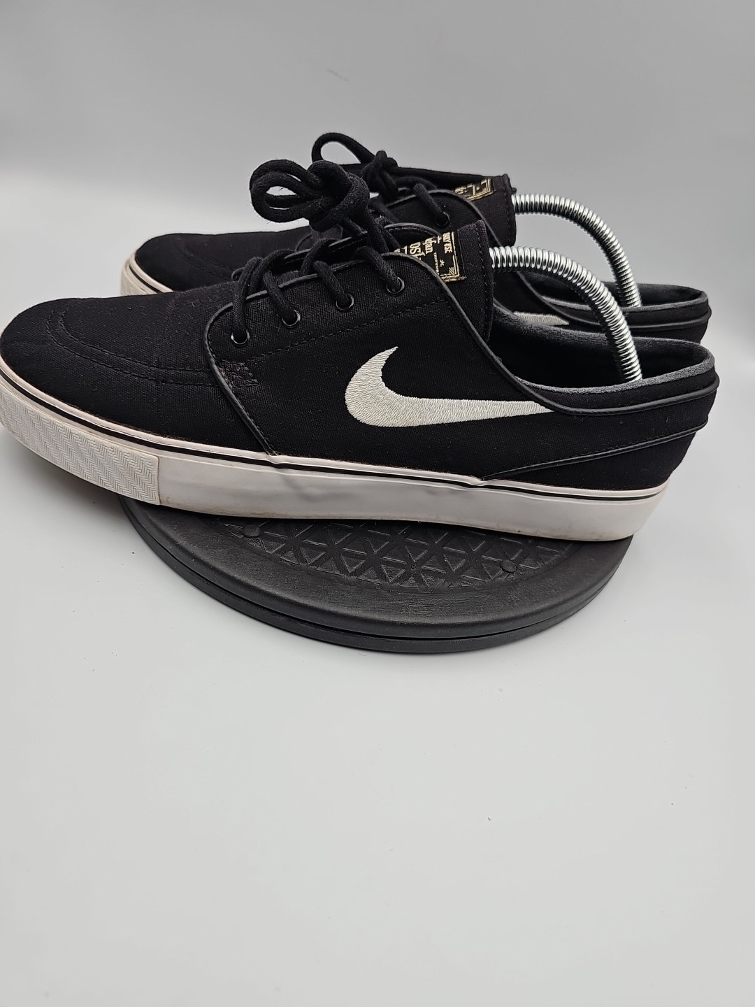 Nike SB Stefan Janoski Black/White Canvas Mens Sneaker Lace Up Breathable Sz 10