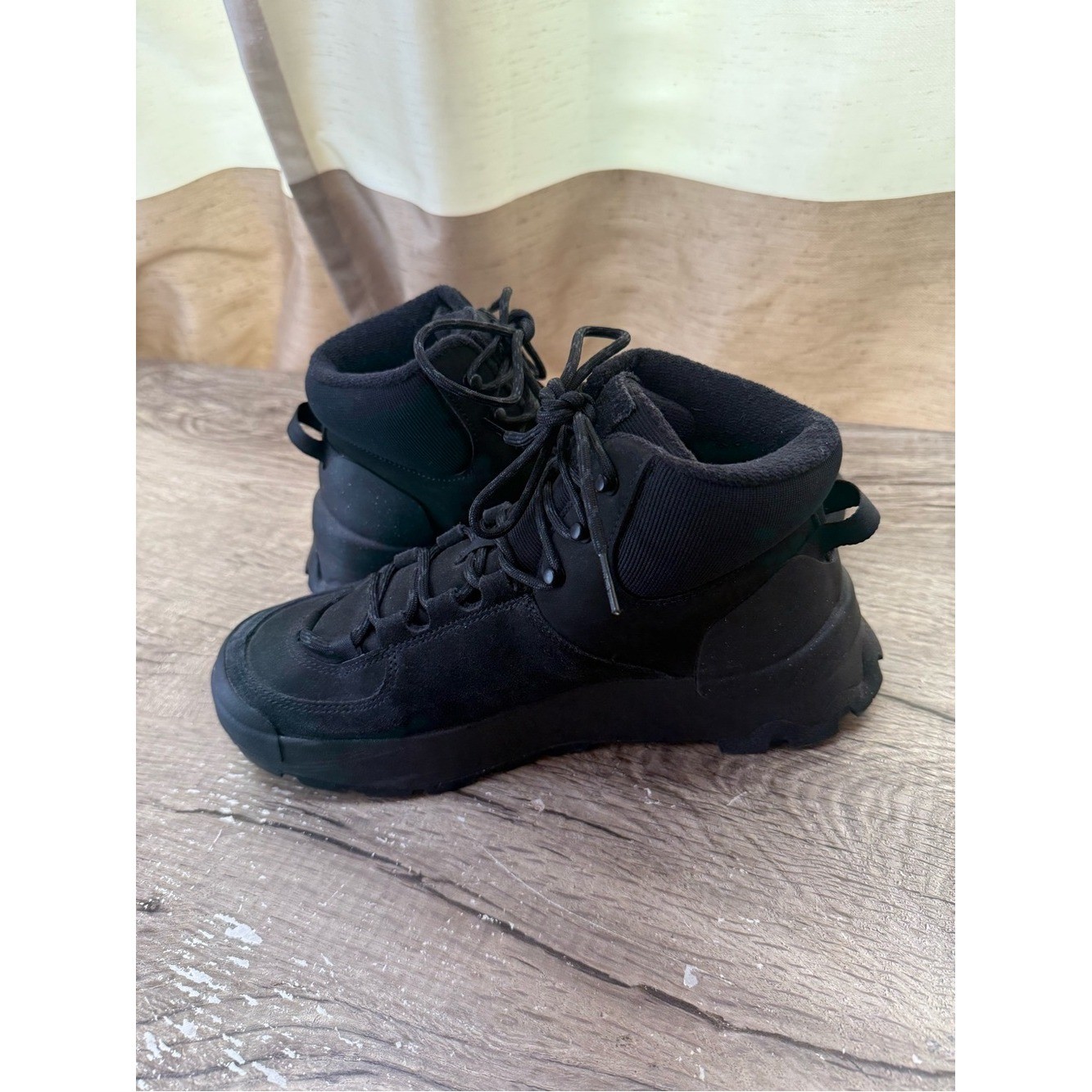 Nike City Classic Mid Black size 9