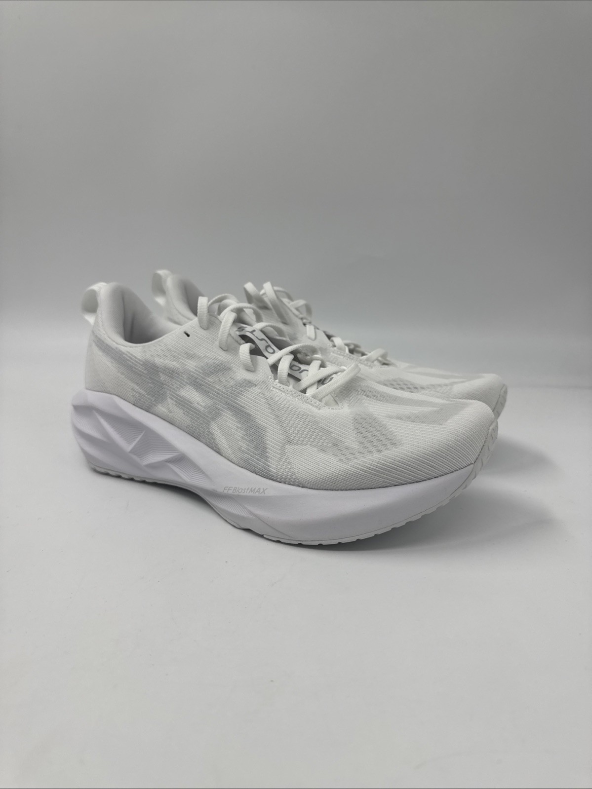 ASICS NOVABLAST 5 White/Piedmont Grey 1011B974-100 Men’s Sizes 8.5-13