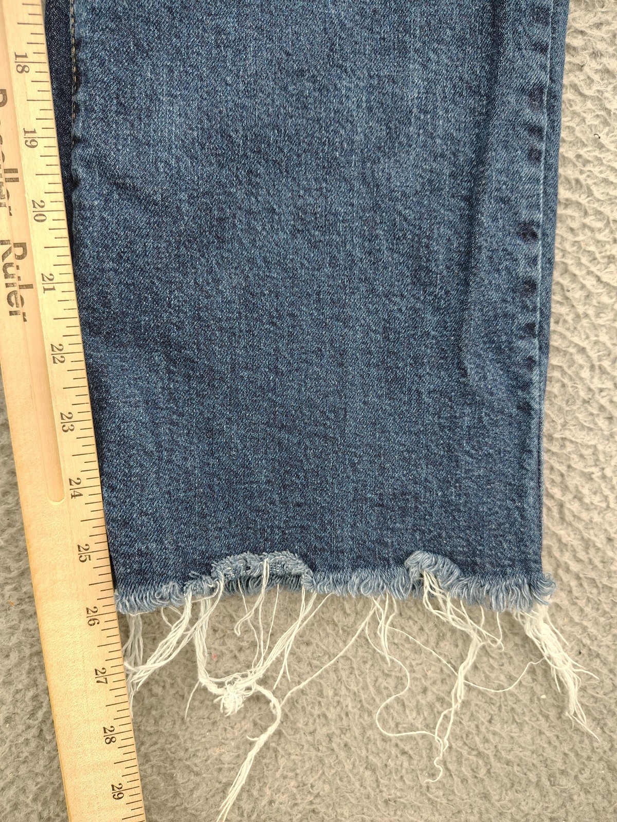 Universal Thread Jeans Womens 18 34R Blue Ankle Bootcut Raw Hem Stretch Denim