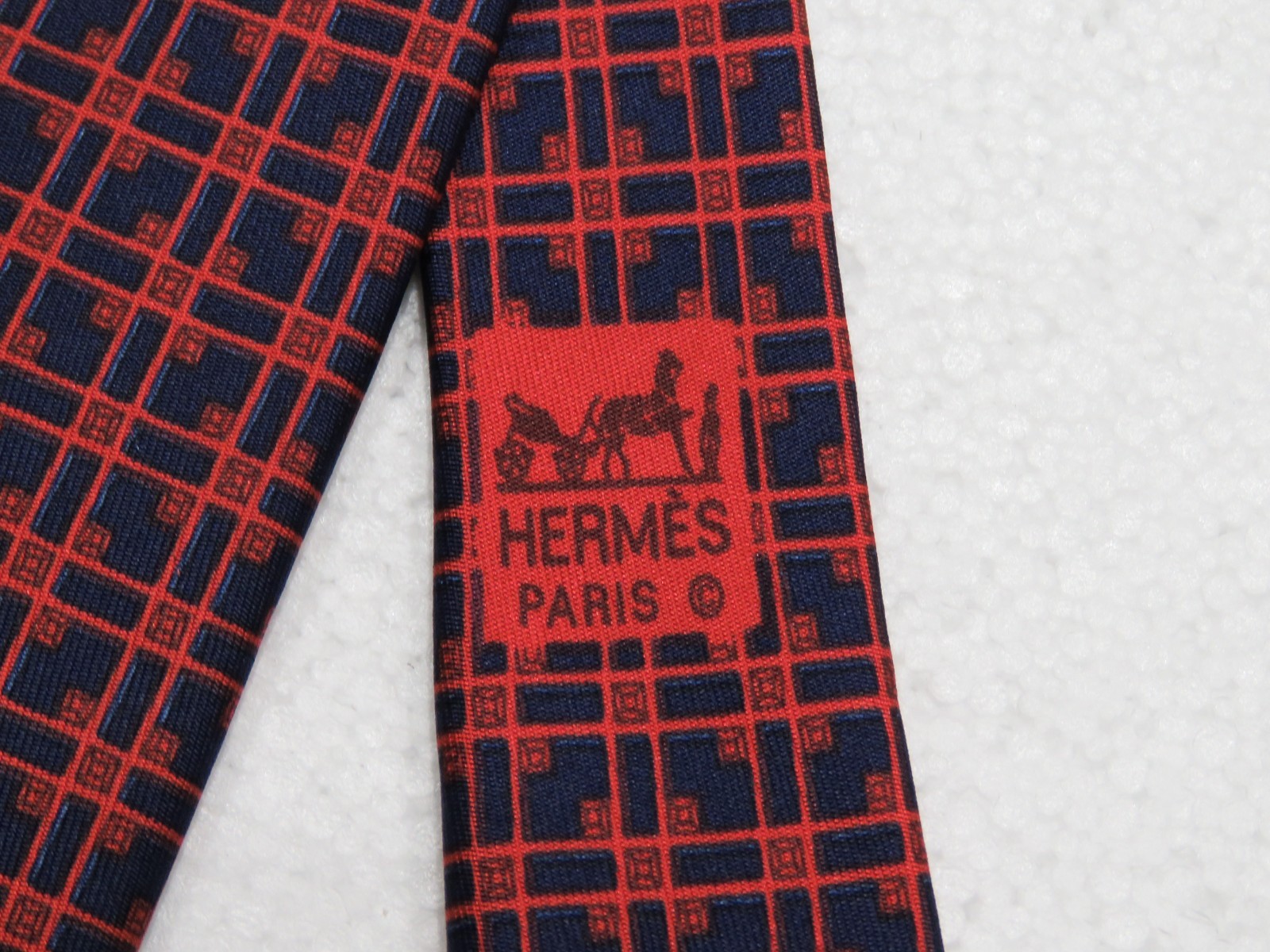 HERMES Paris Tie Black & Red Geo Check Pattern 100% Silk Hand Made 3.25″x 58″
