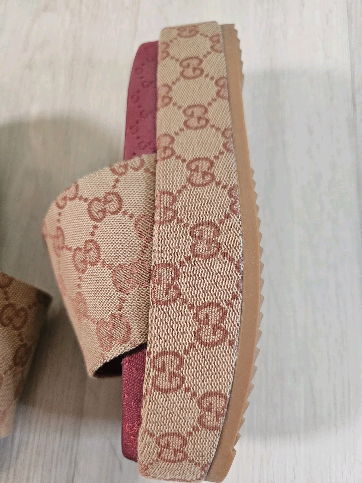 Gucci Angelina Burgundy GG Monogram Logo Platform Slide Sandal EU 37 US 7