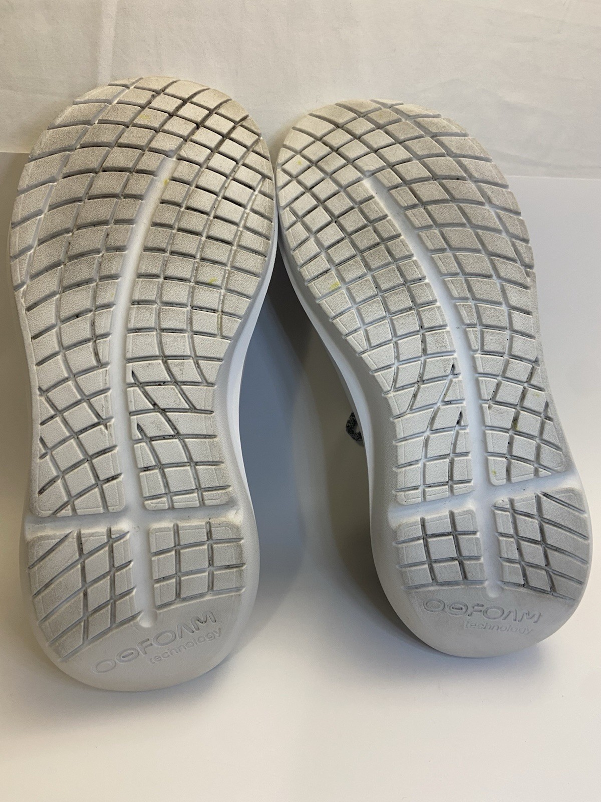 Oofos OOmy Stride Women’s 11 Black White Running Shoes Comfort Recovery Slide