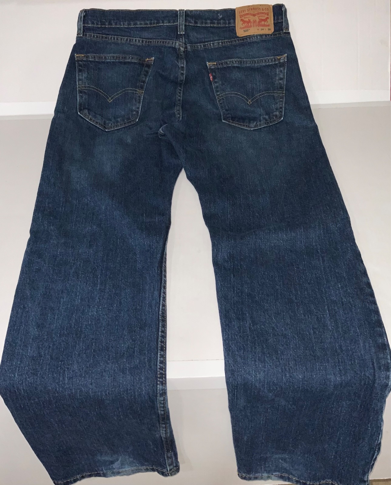 LEVI STRAUSS 505 34×30 STR /Reg. Fit thru thigh Sits below waist Lt fade Wash