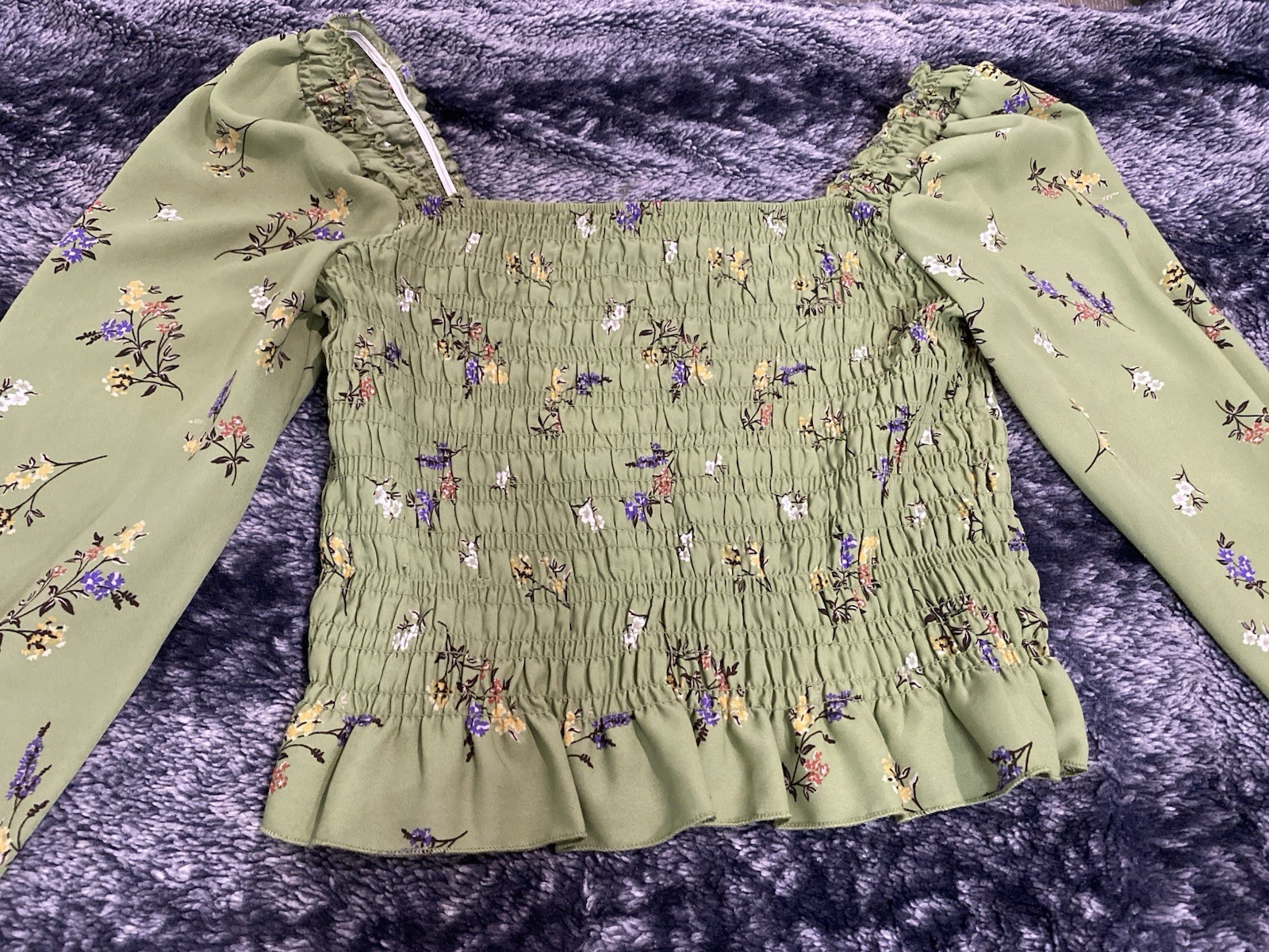 Hesperus Women’s Medium Green Floral Scrunch Stretch Long Sleeve Top