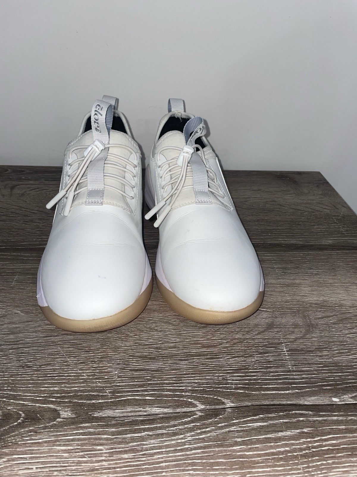 Clove Classic Womens 10 Brilliant White Sneakers
